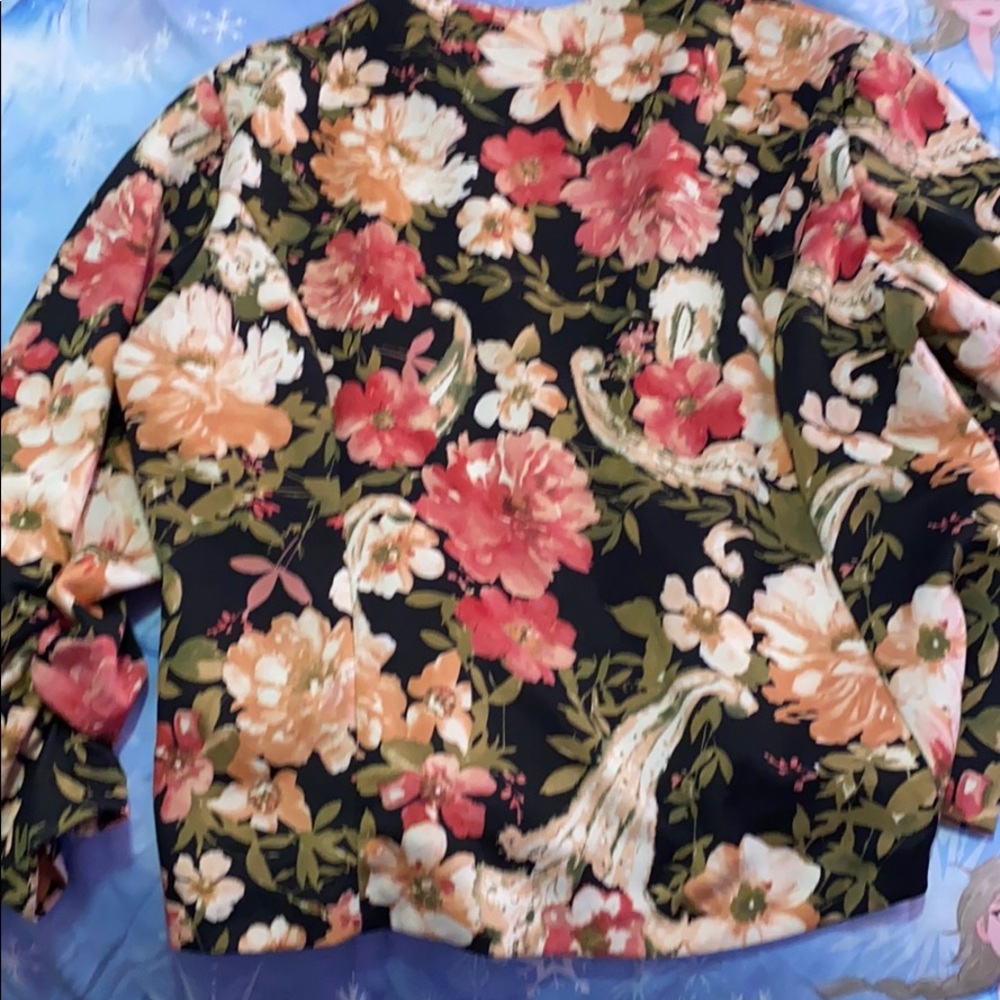 Blazer - Picture 6 of 6